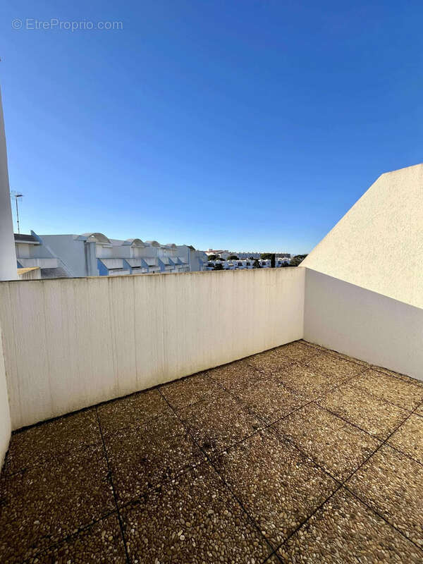 Appartement T3 de 49m2 au 3ème et dernier étage avec box fermé - GRAU DU ROI - photo 6