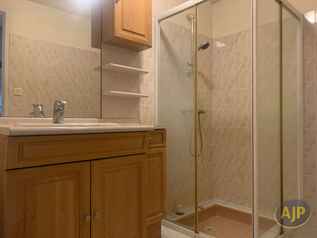 Maison à SAINTE-GEMMES-D'ANDIGNE