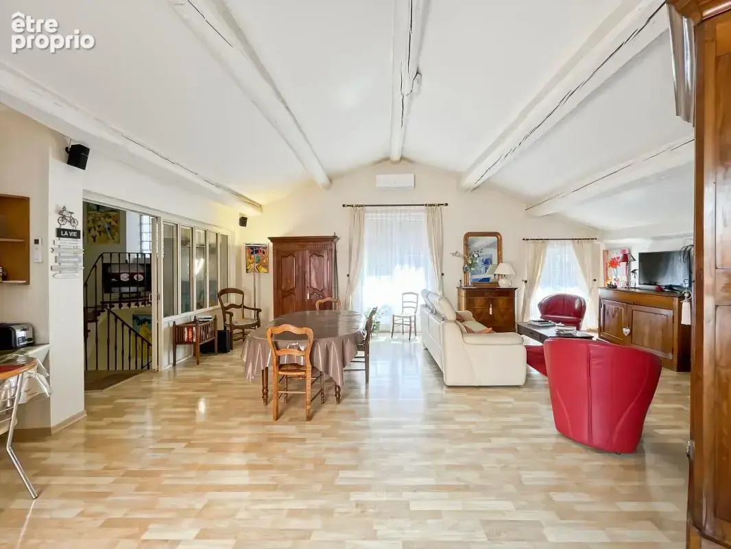 Maison atypique avec terrasse et stationnement – Béziers Centre - À Vendre - photo 9