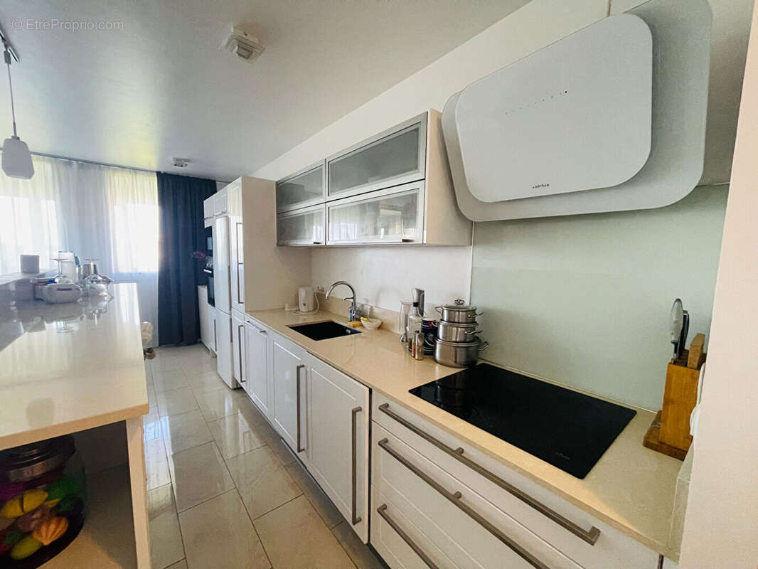 Appartement à SARTROUVILLE