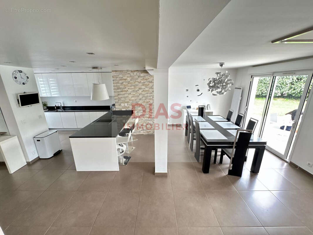 Maison à LA QUEUE-EN-BRIE