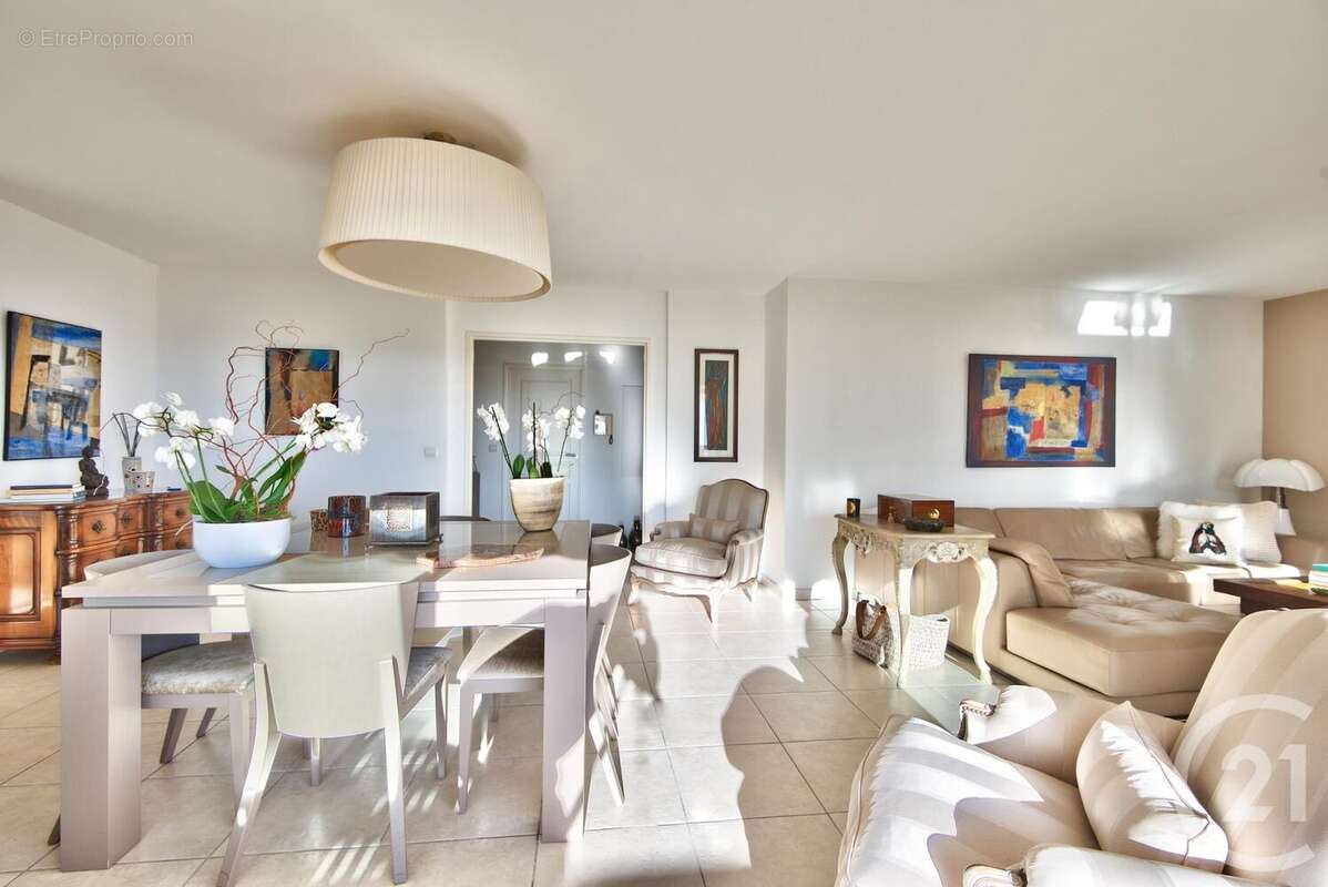 Appartement à BEAUSOLEIL