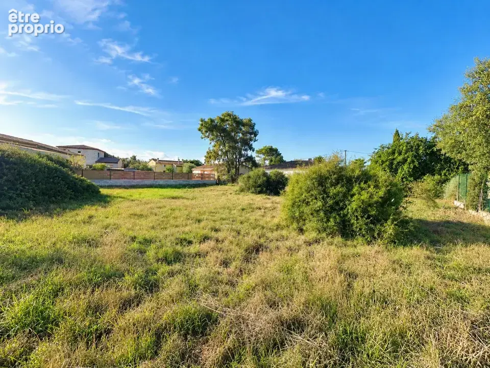 Terrain à LE CANNET-DES-MAURES