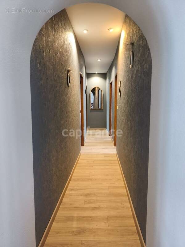  RARE À LA VENTE – Propriété d’exception avec piscine et fort potentiel  - photo 9