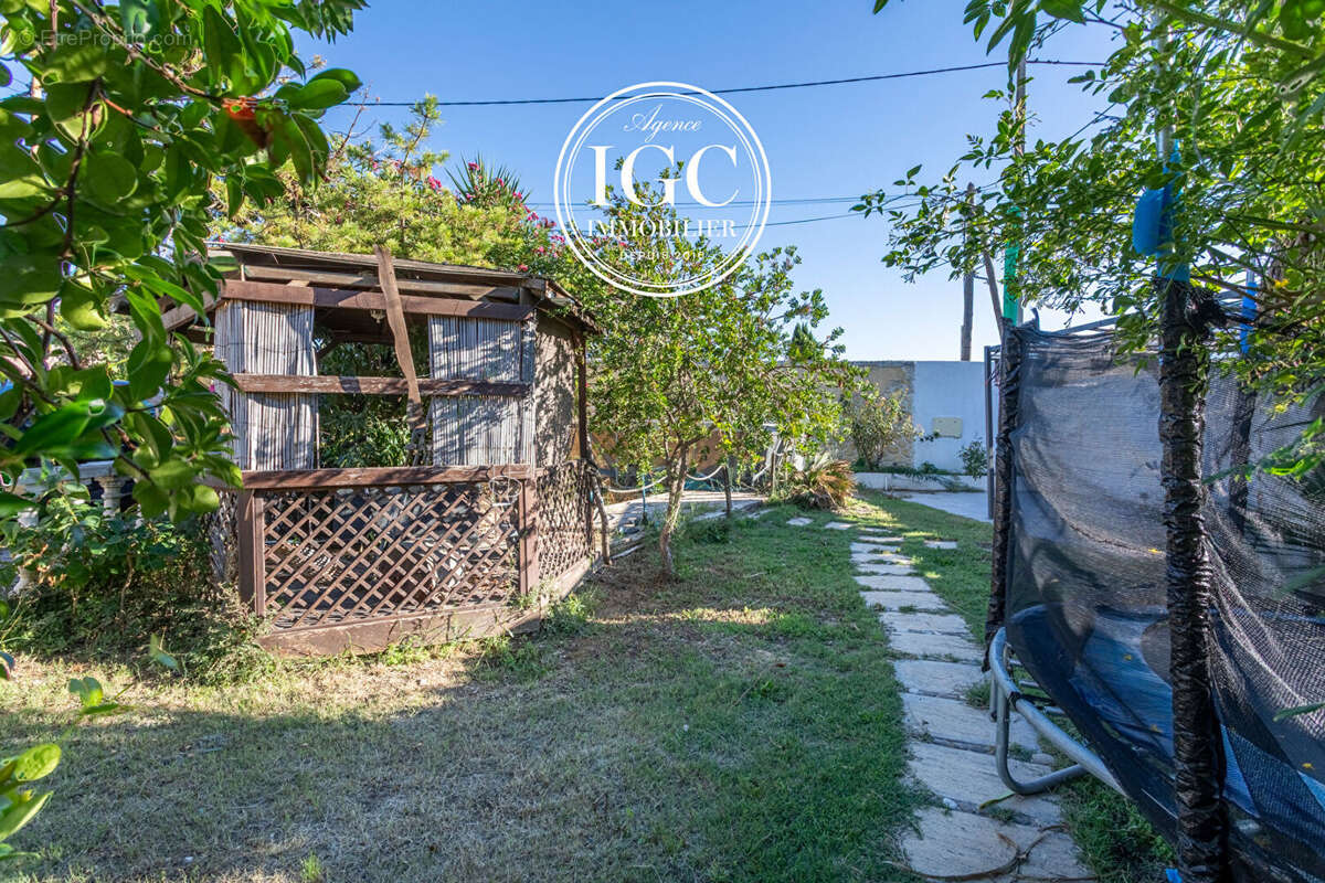 Maison à CHATEAUNEUF-LES-MARTIGUES