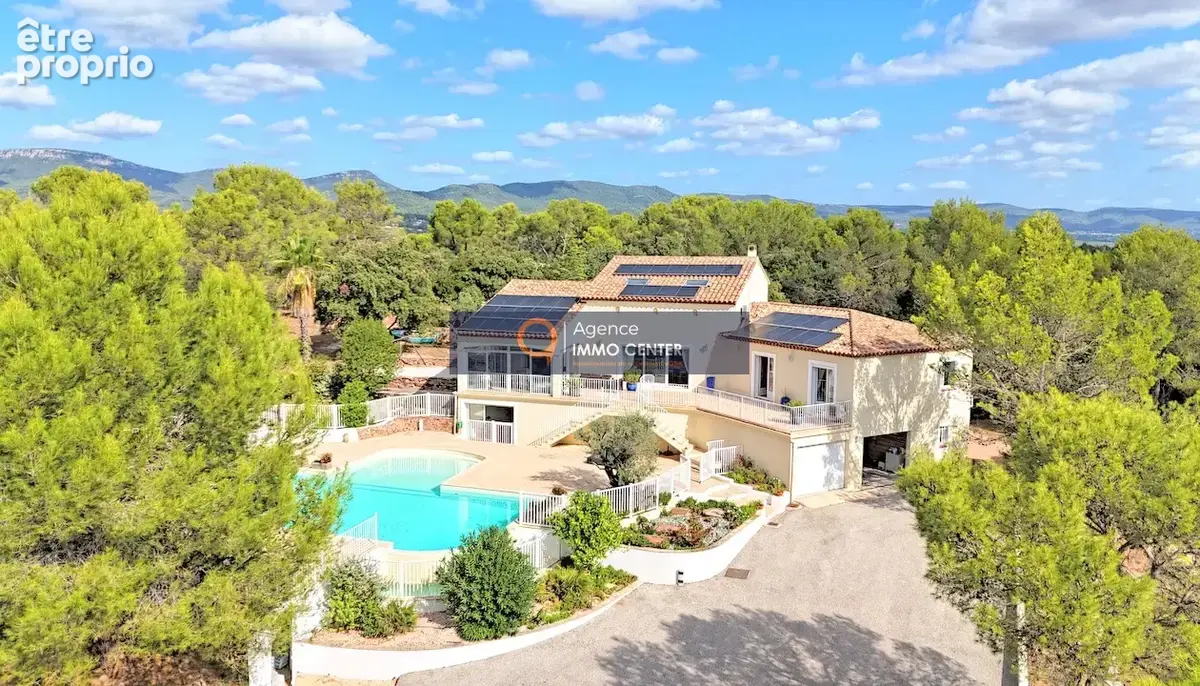Photo Maison à Cuers au prix de 950 000€