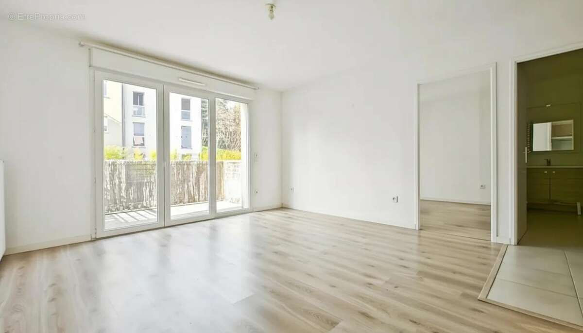 Appartement à BREUILLET