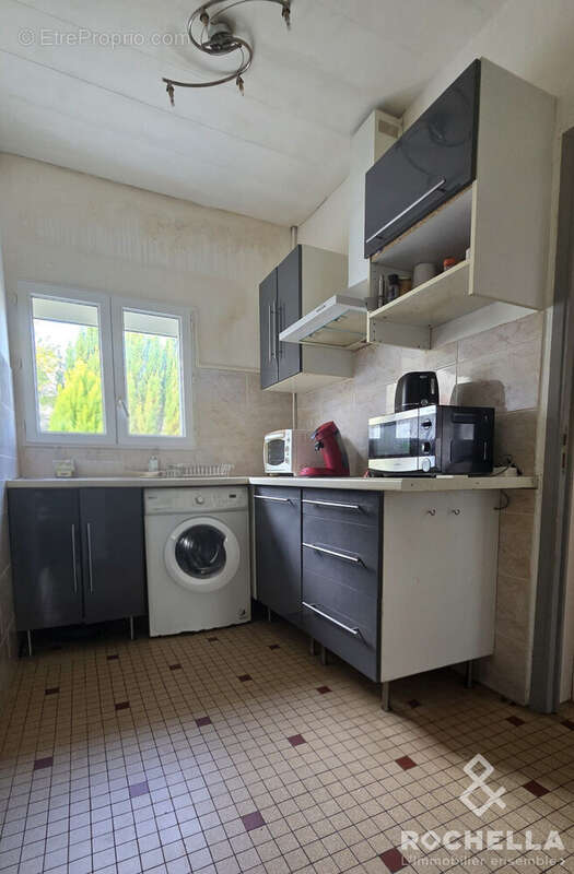 cuisine rez de chaussée - Maison à SAINT-JEAN-D&#039;ANGELY