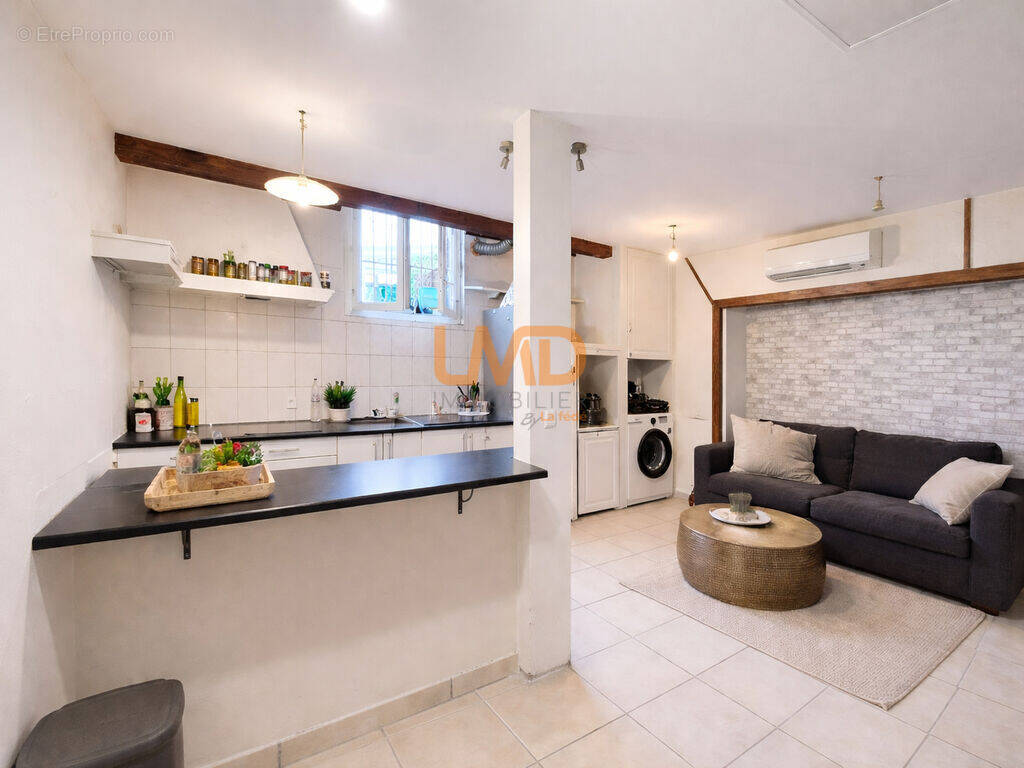 Appartement à MARSEILLE-4E