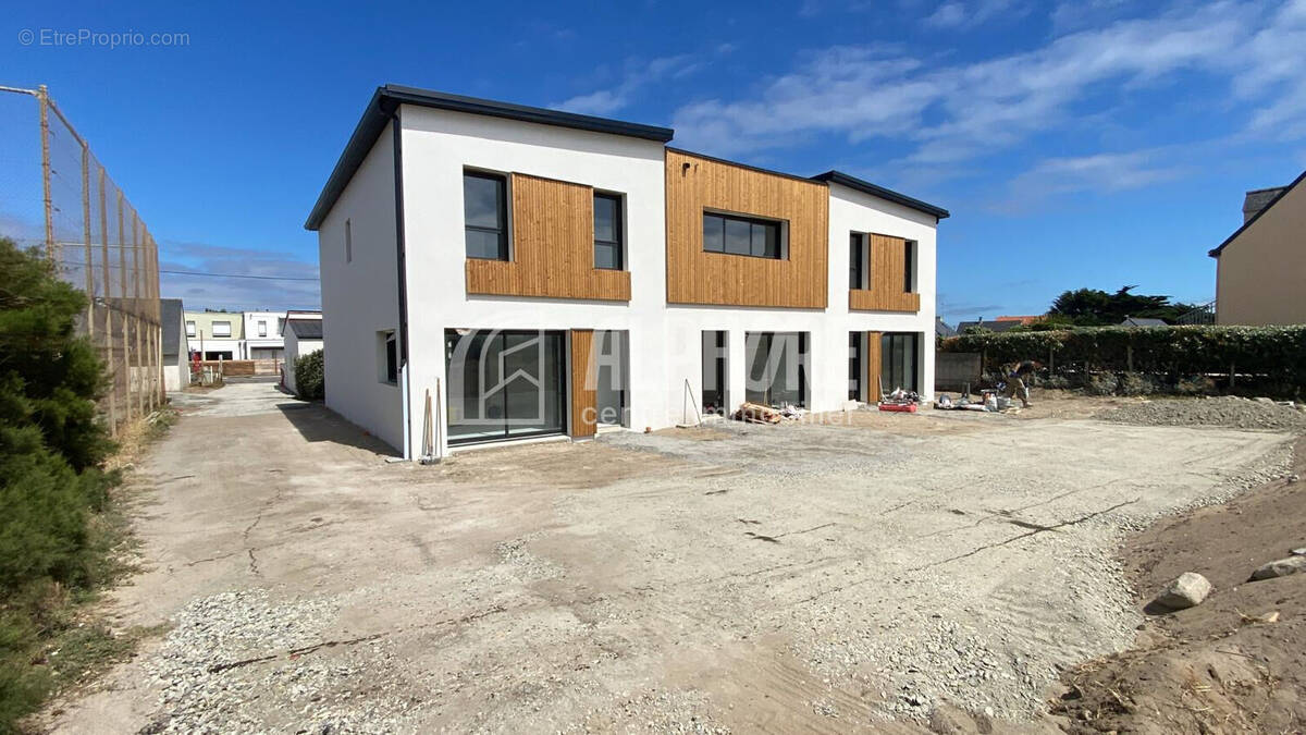Maison à LA TURBALLE