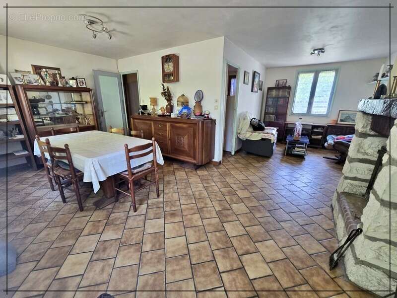 Maison à REAUP-LISSE