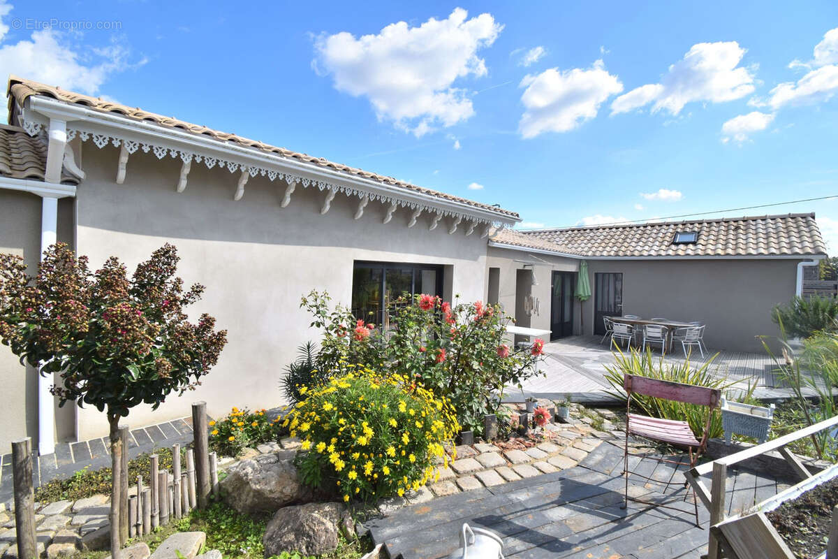 Maison à GENESTON