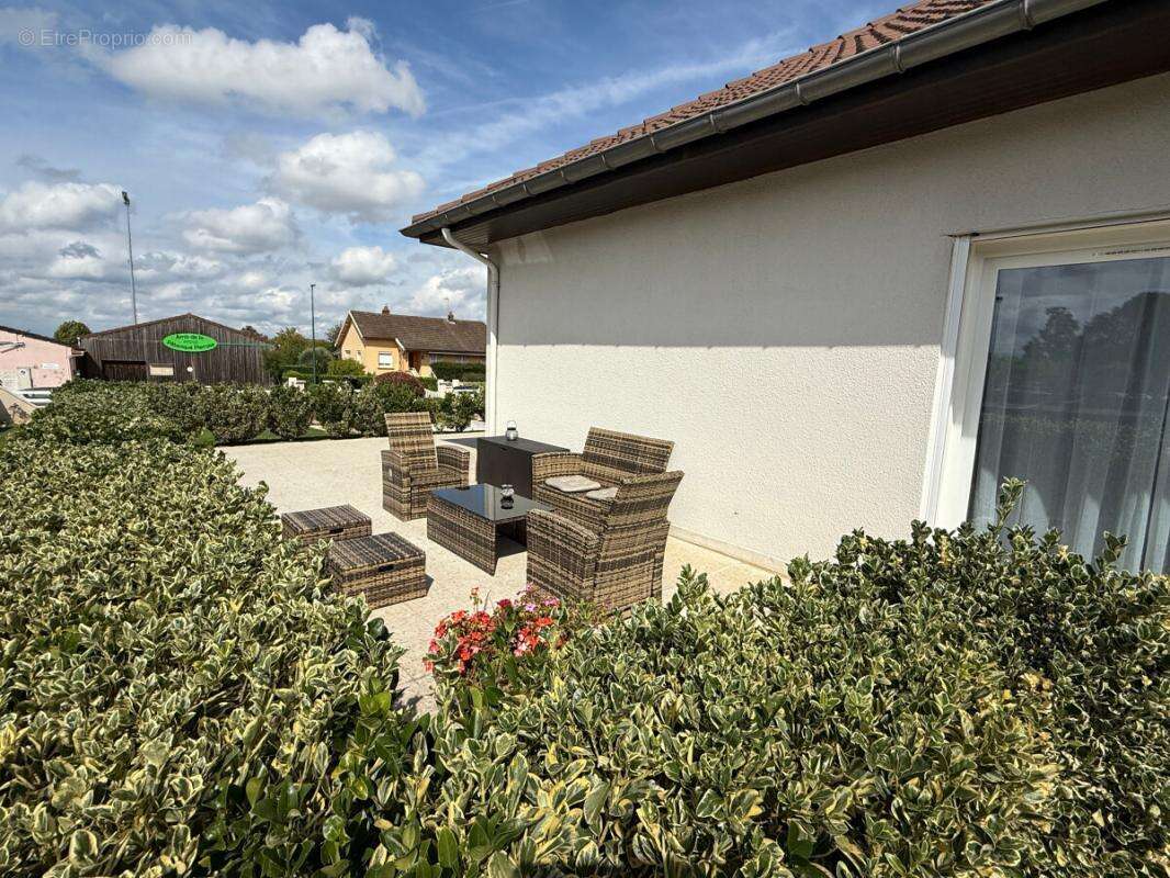 Maison à PIERRE-DE-BRESSE