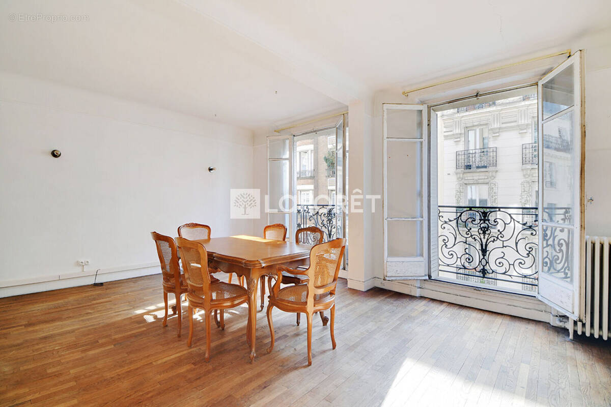 Appartement à PARIS-18E