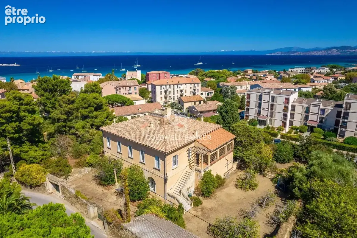 Ile-Rousse - Magnifique demeure historique  - Potentiel exceptionel - photo 1