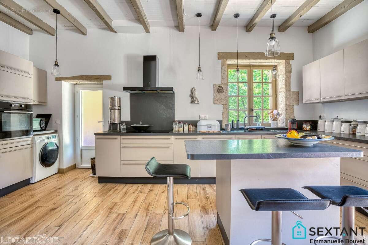 Maison à QUEYSSAC