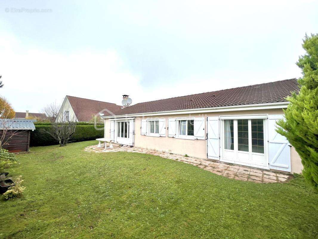 Maison à CLAYE-SOUILLY