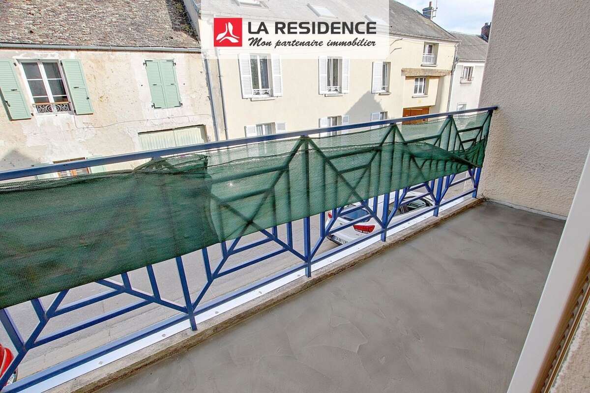 Appartement à LE MESNIL-SAINT-DENIS
