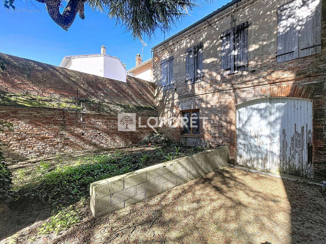 Maison de maître T7 environ 327m² - Jardin et garage en centre-ville - photo 7