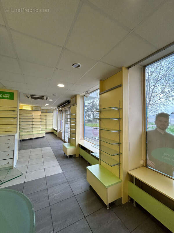 Commerce à PIERRE-BENITE