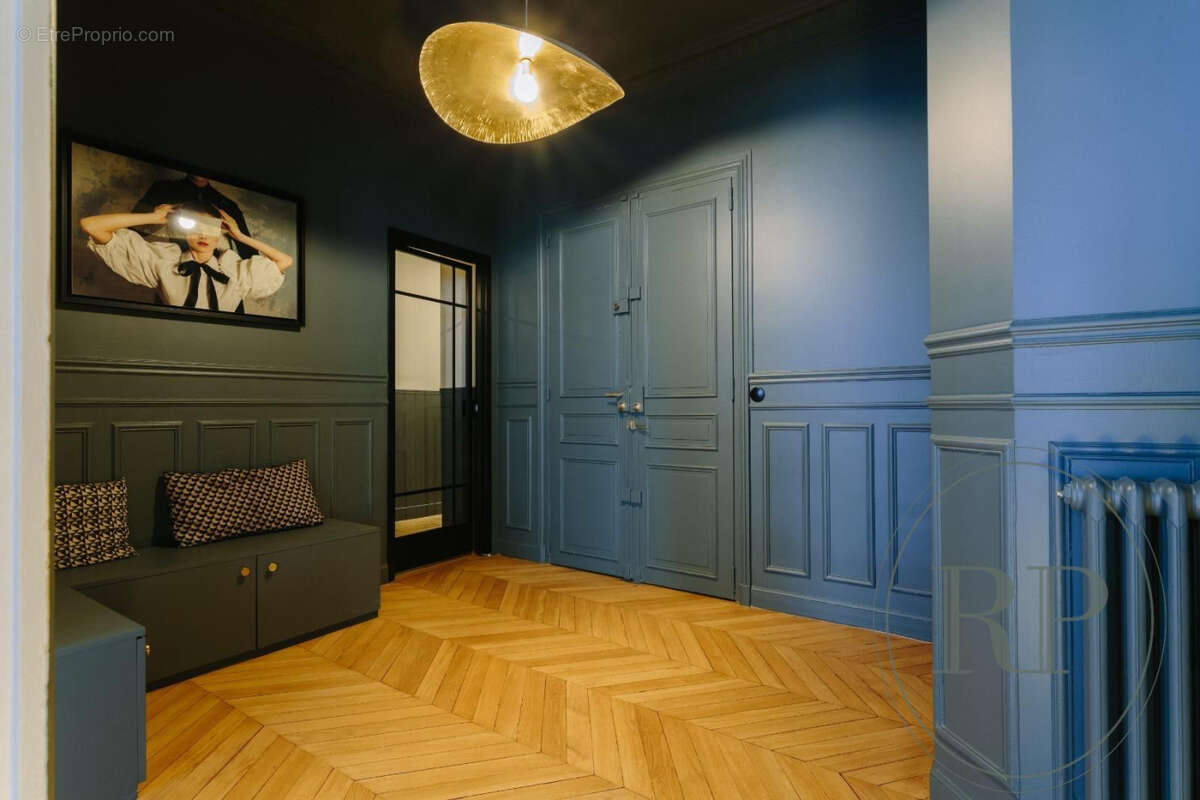 Appartement à PARIS-7E