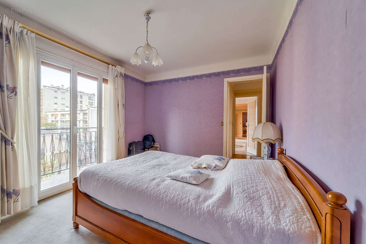 Appartement à CHARENTON-LE-PONT