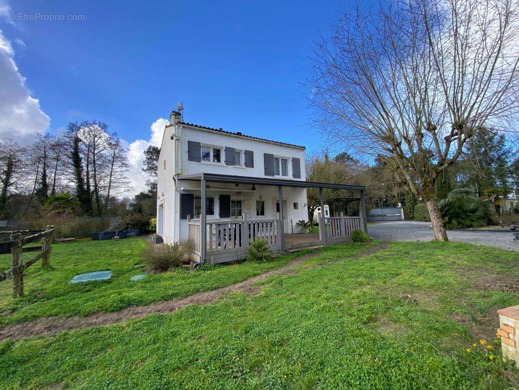 Maison à LES MATHES