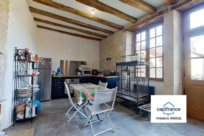 Maison à IS-SUR-TILLE