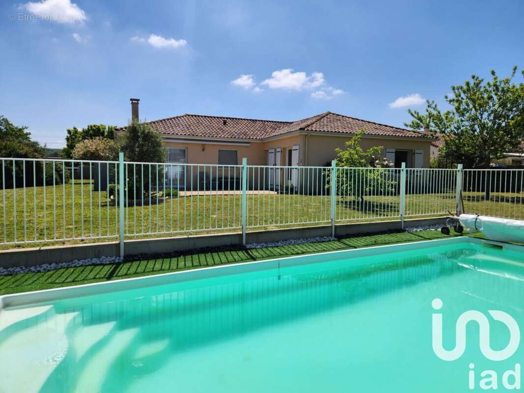 Maison 134 m² à Saint-Cyr  - photo 7