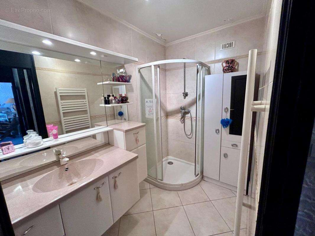 Appartement à COGOLIN