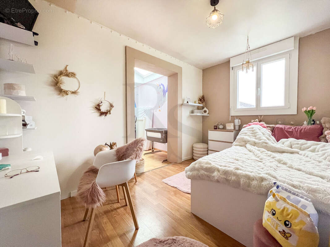 Maison à CHAMPSECRET