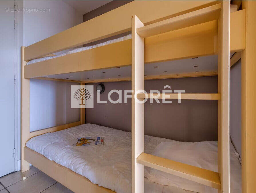 Appartement à SAINT-LAURENT-DU-VAR