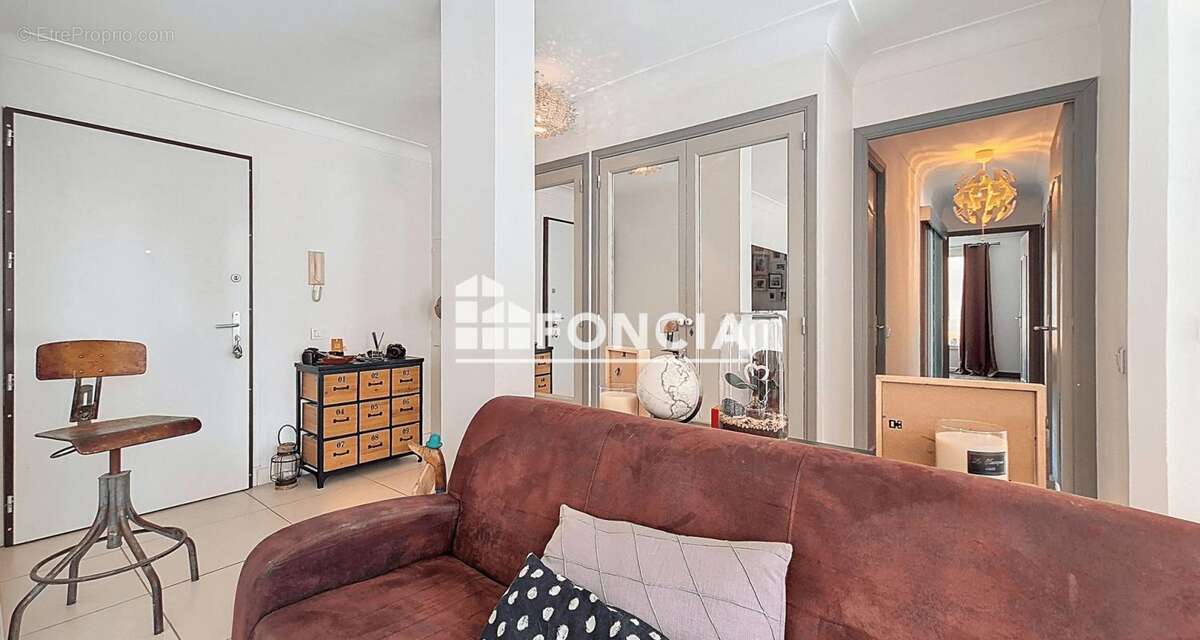 Appartement à COGOLIN