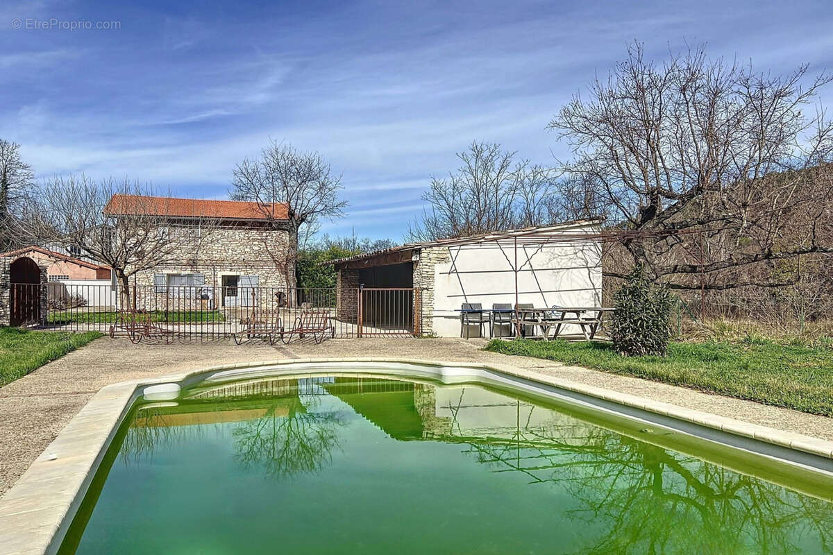 Maison à SAIGNON