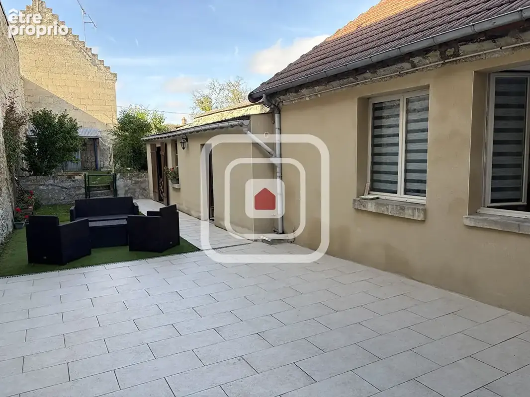 Maison de ville avec jardin, terrasse et dépendances - photo 2
