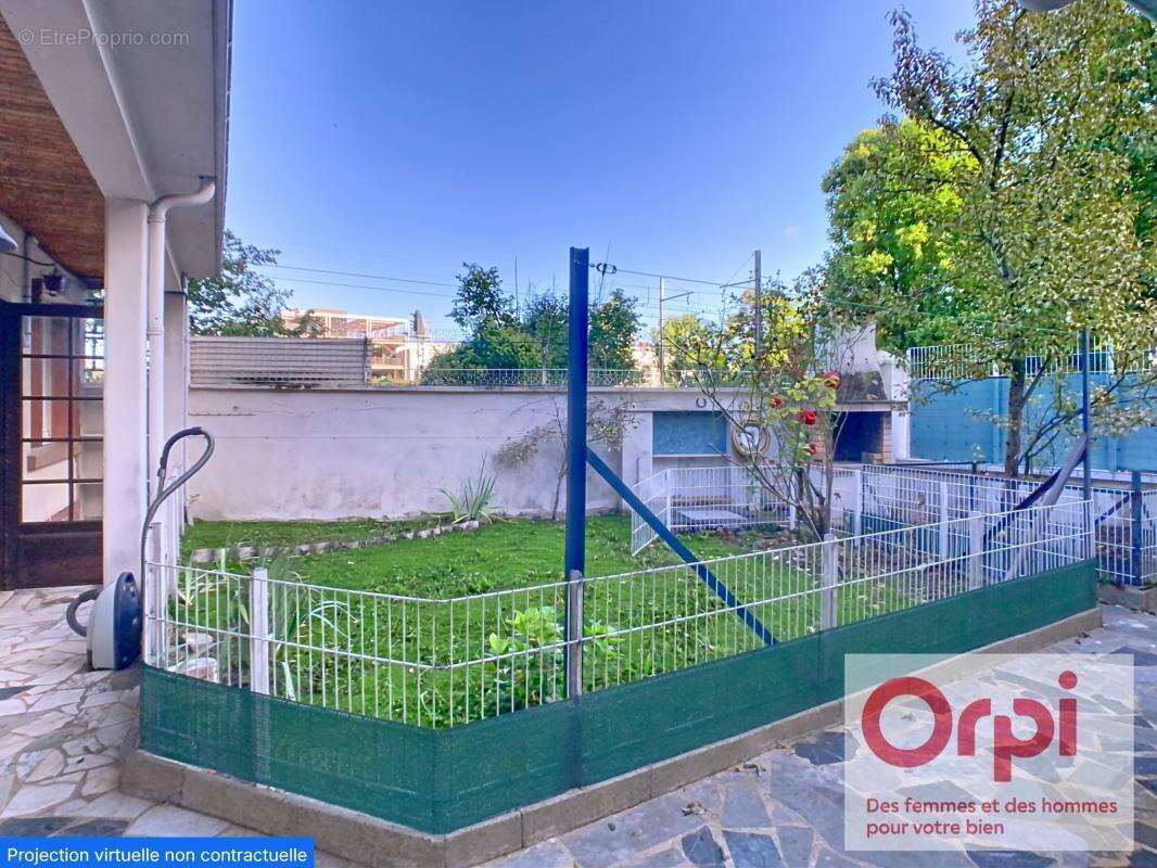 Maison à ISSY-LES-MOULINEAUX