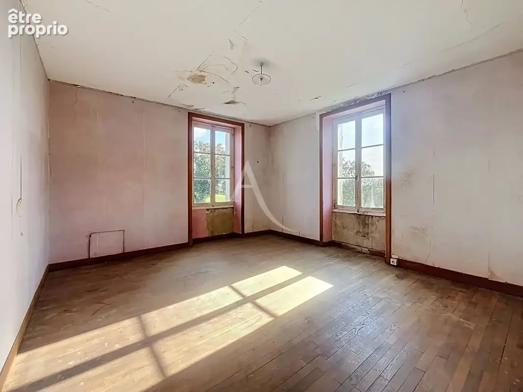 Propriété de caractère avec dépendance et 2,5 hectares ? Un beau potentiel à révéler ! - photo 13
