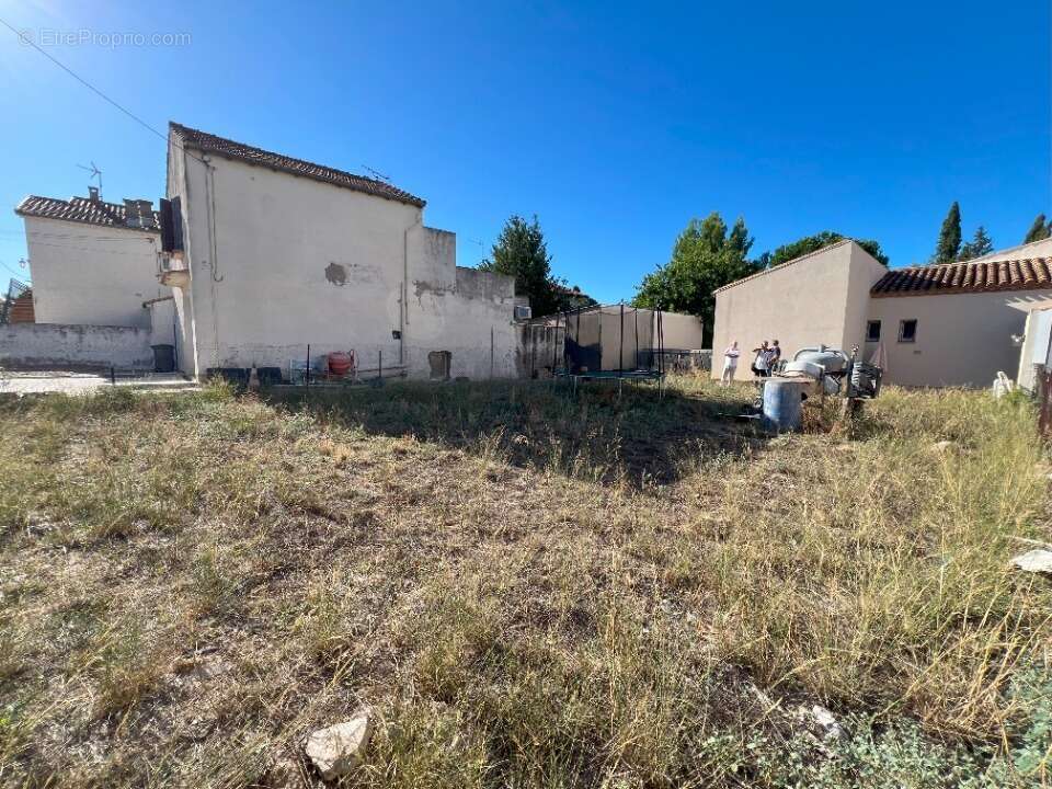 Terrain à LIGNAN-SUR-ORB