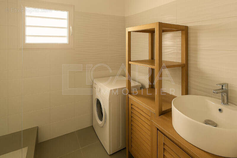 SDE - Appartement à CAYENNE