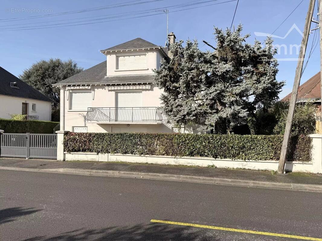 Maison à LA CHAUSSEE-SAINT-VICTOR