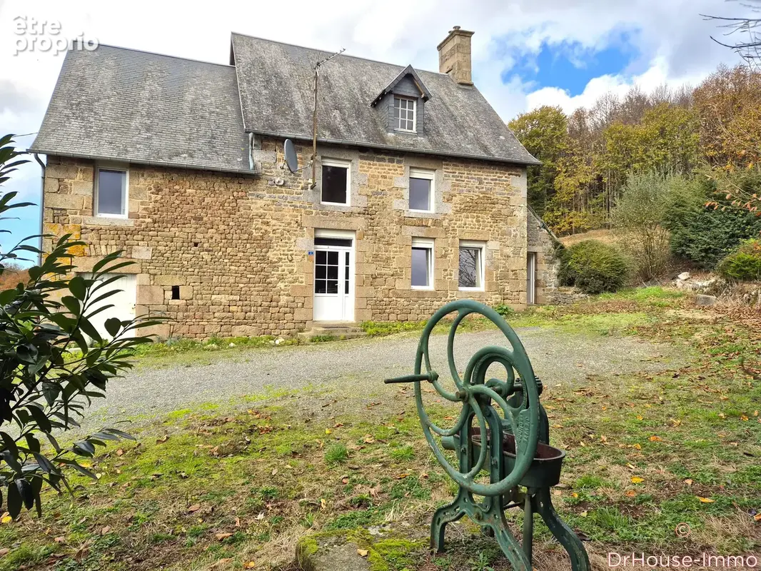 Maison 5 pièces 106 m² à vendre à Saint-Pois (50670) - photo 4