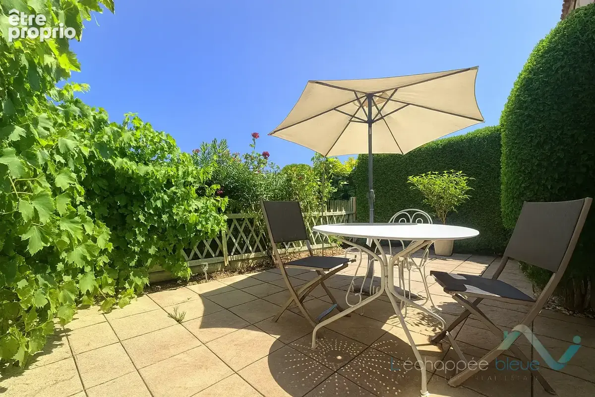Vente Mazet 2 pièces dans une résidence avec piscine à Cogolin - photo 1