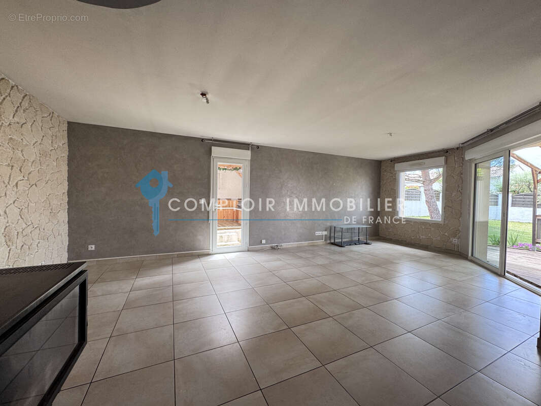 Dpt Drôme (26) - À vendre à Barbières - Maison T6 de plain pied - photo 6