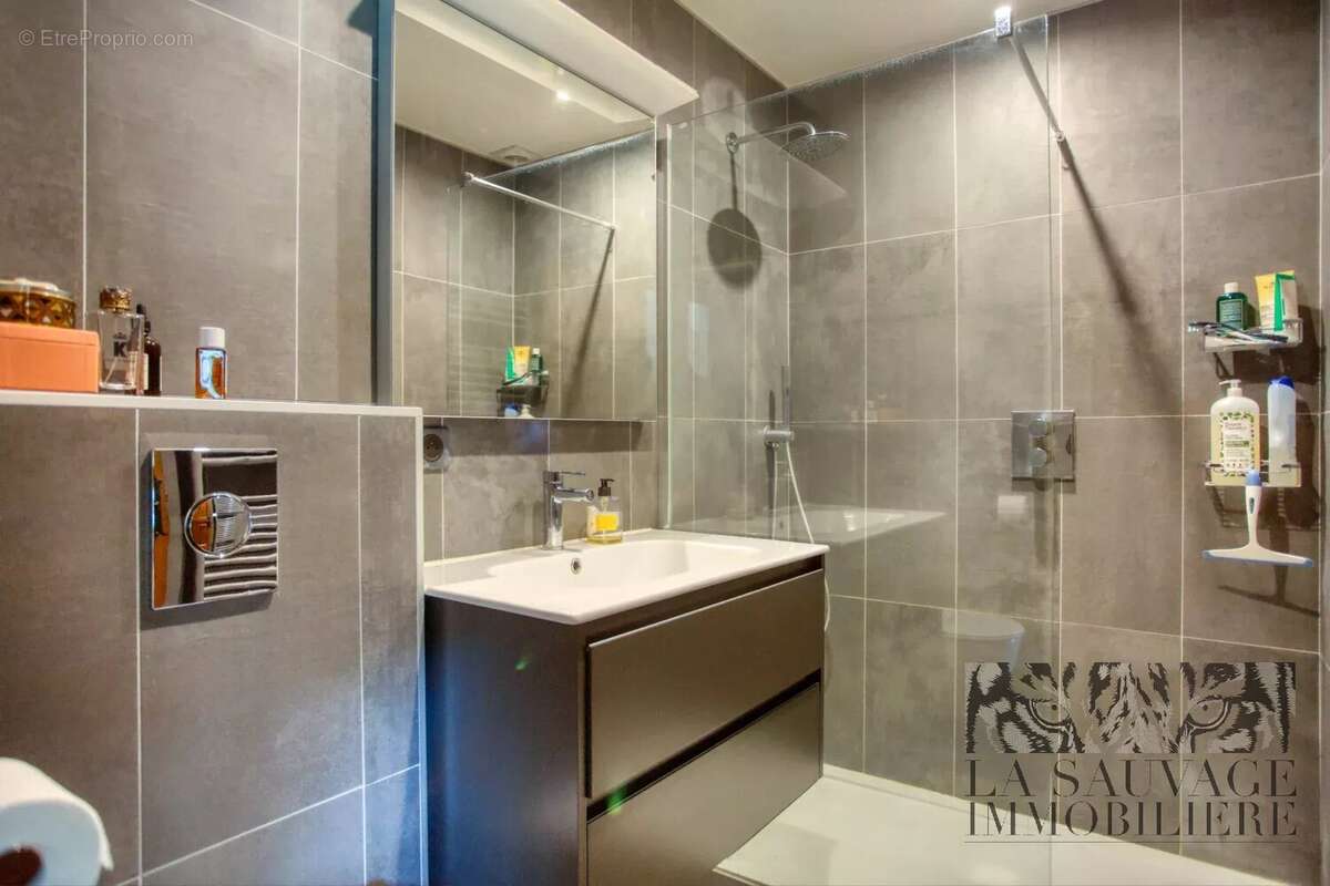 Appartement à LES MESNULS