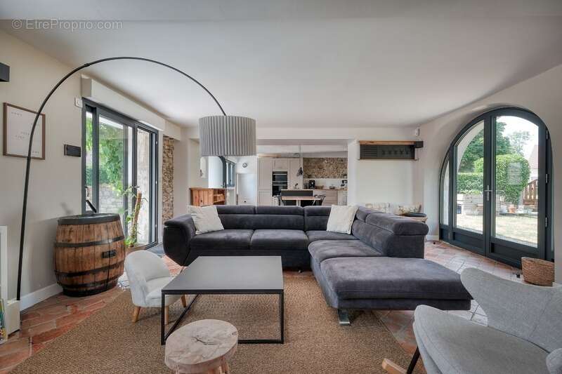 EXCLUSIVITE - Dpt Yvelines (78), à vendre à AUTOUILLET, Maison de caractère 5 pièces - photo 6