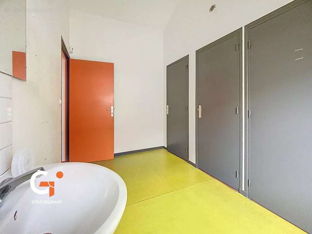 Commerce à SAINT-ETIENNE-DU-ROUVRAY