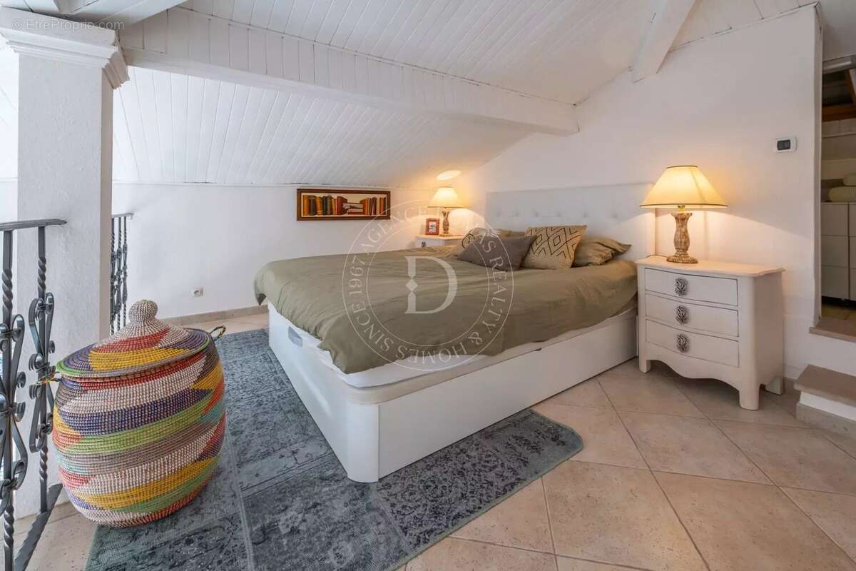 Appartement à VILLEFRANCHE-SUR-MER