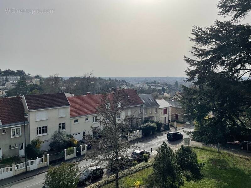 Appartement à SAINT-CYR-SUR-LOIRE