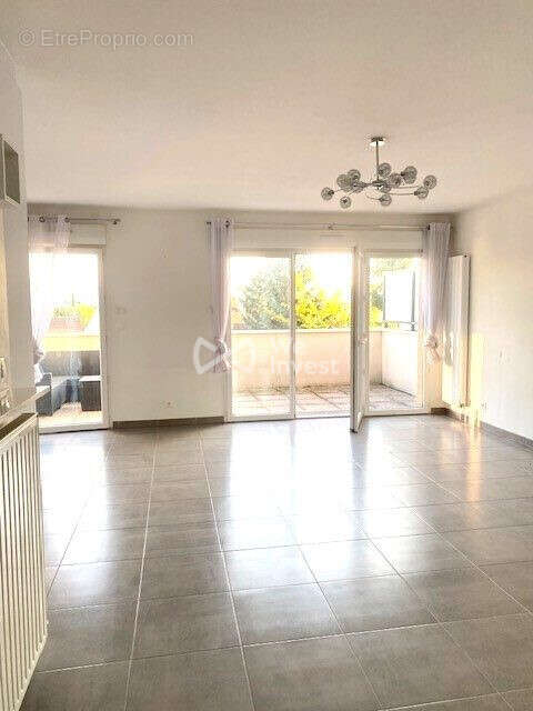 Appartement à SAINTE-GENEVIEVE-DES-BOIS