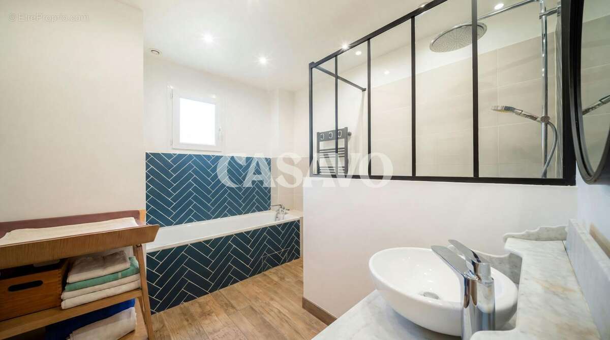 Vente Maison 5 pièces de 125m² - 13790 Châteauneuf-le-Rouge - photo 14